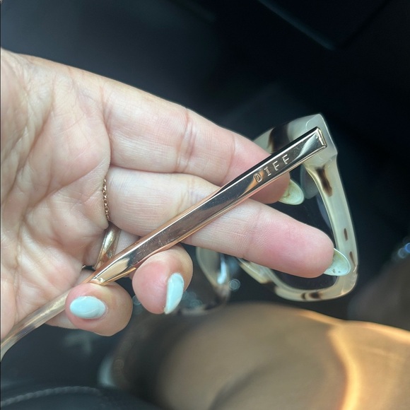 DIFF Eyewear Stylish Tortoiseshell Glasses - Picture 6 of 9